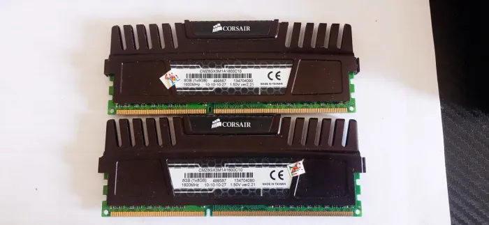 Memória RAM Corsair Vengeance 8GB 1600mhz