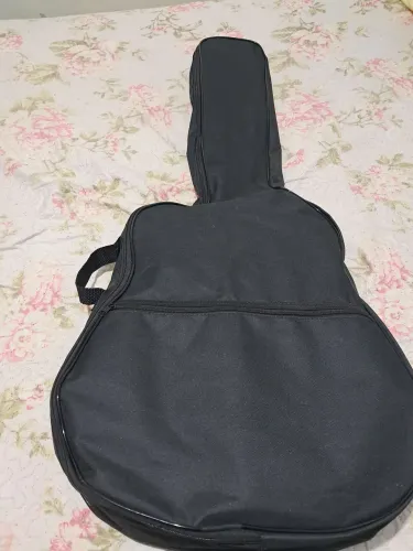 Vendo violao simples novo