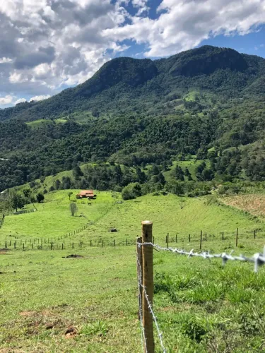 Terreno com 7.754 m² no bairro Paiol Grande em São Bento do Sapucaí - SP