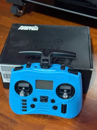 Rádio master pocket + baterias. Novo.