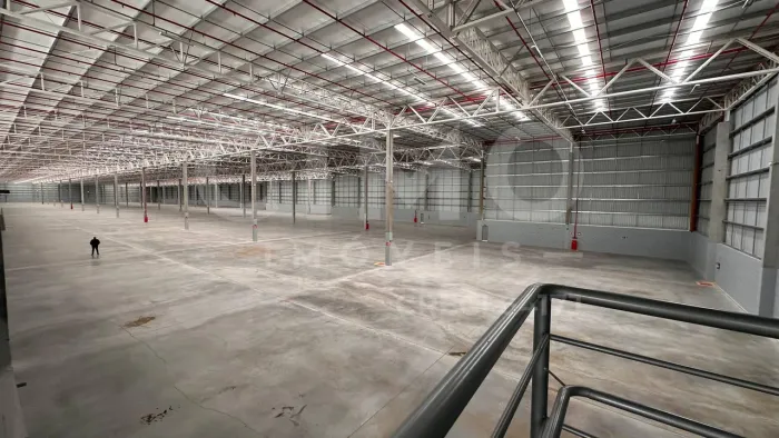 Galpão para Locação em Itajaí - 7.298 m² |12 Docas e Fácil Acesso à BR-101