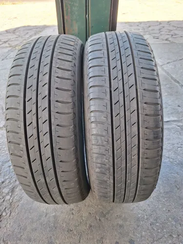 Pneus 185 60 15 Bridgestone (meia-vida)