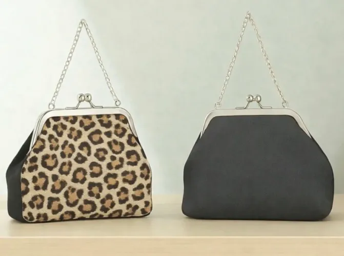 Bolsa Feminina c/ Corrente e Apliques