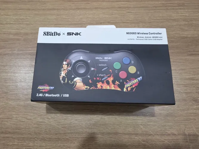 Controle Neo Geo 8bitdo X SNK Kyo edition 