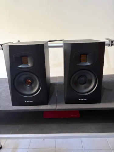 Par de Monitores Adam Áudio T5V