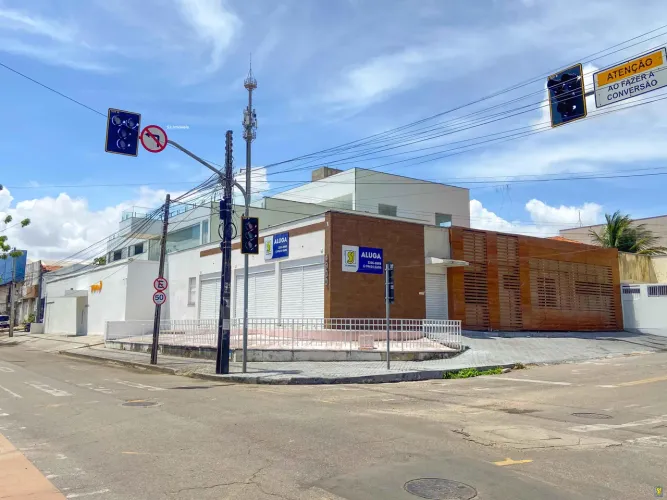 Loja ampla na Av. dos Expedicionários com estacionamento lateral