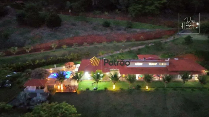 Chácara com 4 suítes à venda, 20.000 m² e 700 m² de área construída por R$ 2.800.000 - Pin
