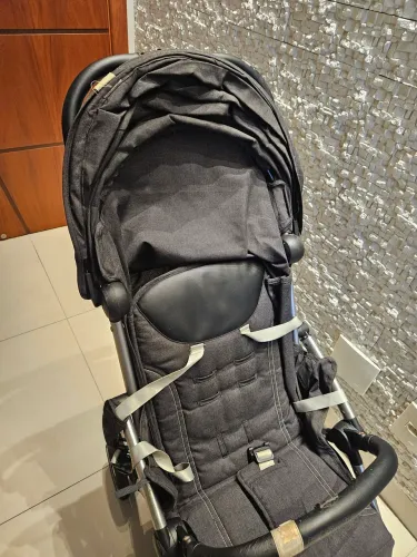 Vendo carrinho de bebê