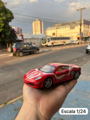 Miniatura Bburago F430 1/24