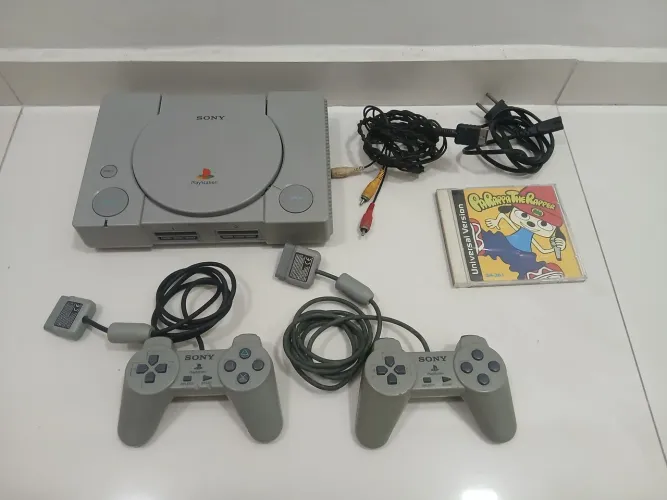 Playstation 1 ( leia a descrição)