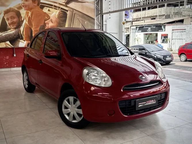 Nissan March S 1.0 12V Flex 5P 2012