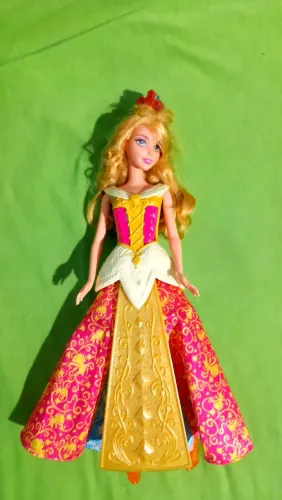 Boneca princesa bela adormecida Disney Mattel usada