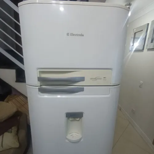 Geladeira Electrolux disp agua