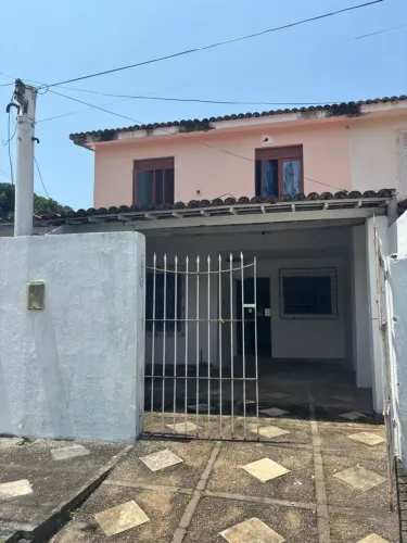 Casa Duplex em capim macio na rua da pizzaria reis magos e supermercado favorito
