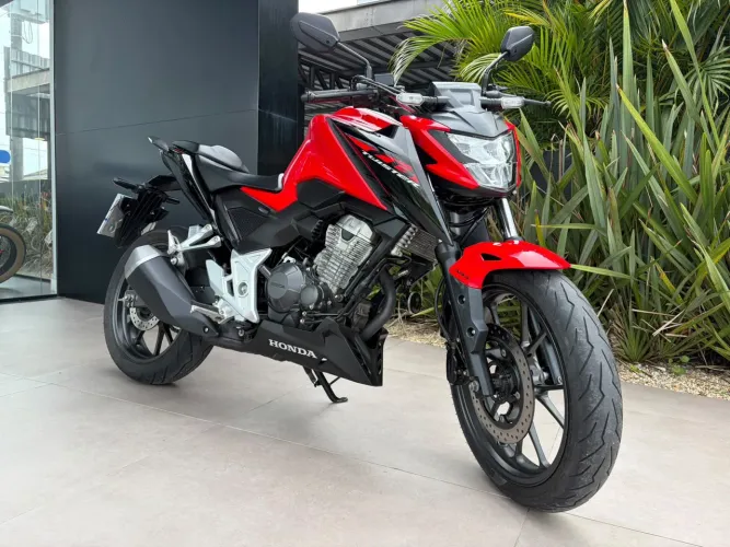 HONDA CB300F