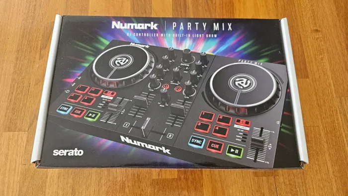 Controlador Numark Party Mix - Serato - Na caixa