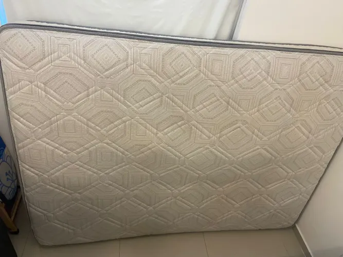 Vendo Colchão de casal molas ensacadas 