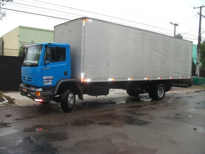 Caminhao grande bau 9 metros p/fretes viagens *