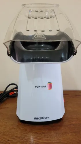 Pipoqueira Elétrica Britânia Pop Time 220V<br><br>R$165