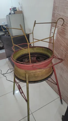 Vendo está churrasqueira artesanal puro ferro muito grande leia a descrição do anúncio. 