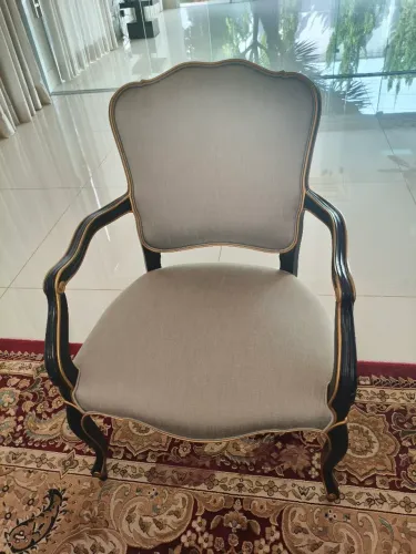 Cadeira estilo Luiz XV