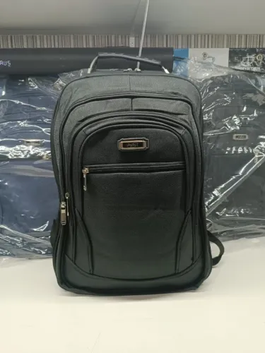 Mochila Impermeável Reforçada com Saída USB para Carregador Portátil