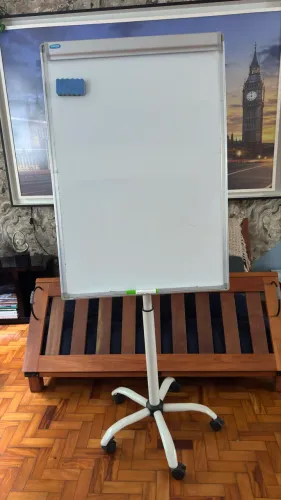 Flipchart e quadro branco magnético