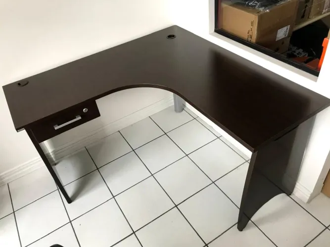 Mesa escritório ótima qualidade