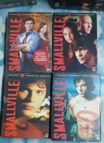 4 Boxes DVDs Smallville - Temporadas 1, 2, 3 e 8 Serie (8 Lacrada)