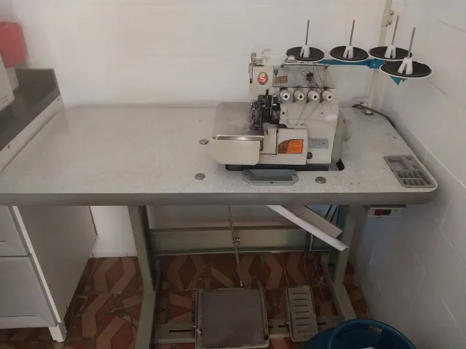 Maquina overloque ponto cadeia singer