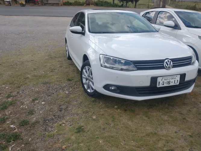 Jetta 2014, Comfortline teto solar