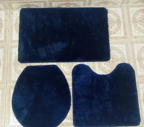 JOGO TAPETES BANHEIRO PELUDO AZUL ROYAL 3 PEÇAS