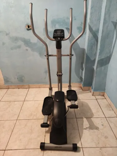 Aparelho Elíptico Caloi Fitness
