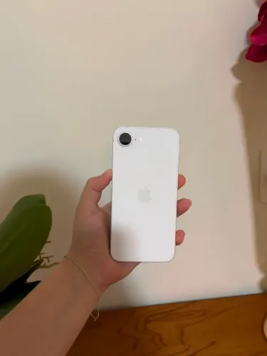 iPhone 16e Branco - 128GB