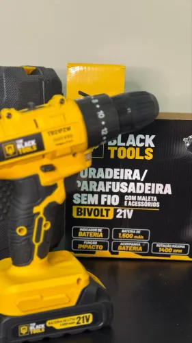 FURADEIRA E PARAFUSADEIRA 21V