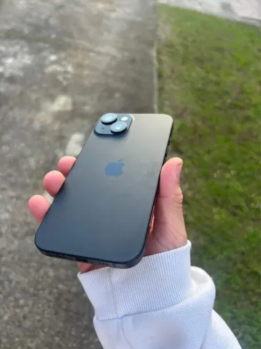 Iphone 15 black