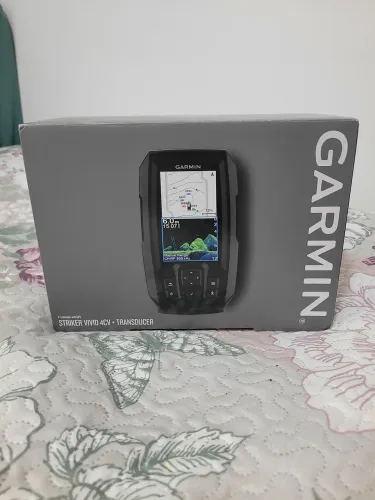 Sonar Garmin STRIKER VIVID 4CV + TRANSDUCER