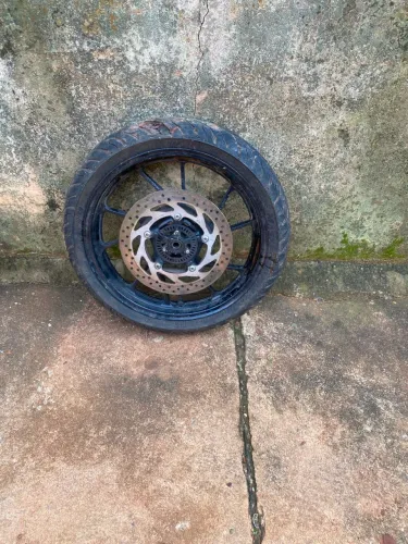 Roda dianteira da fazer