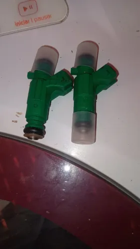 Vendo 2 Bicos Injetores 4 Furos NOVOS