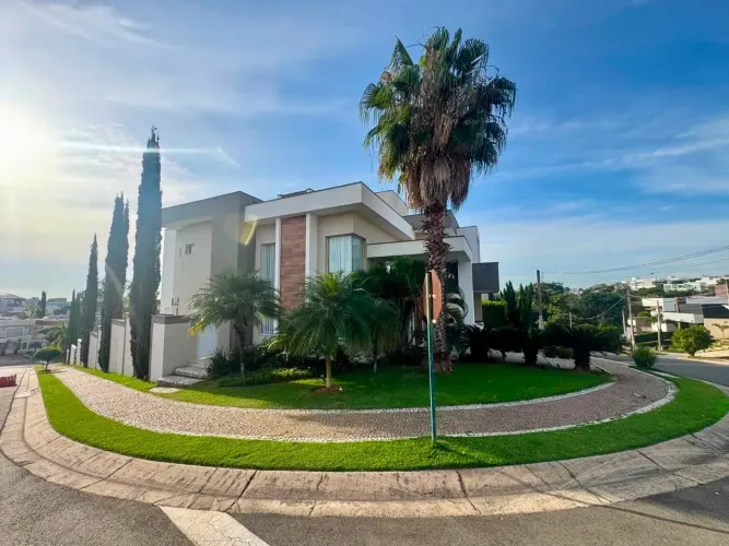 Excelente sobrado de Alto Padrão, 5 quartos (4 suítes), 430m2 de AC - Swiss Park - Campina