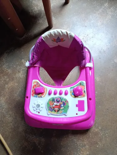 Andador infantil feminino
