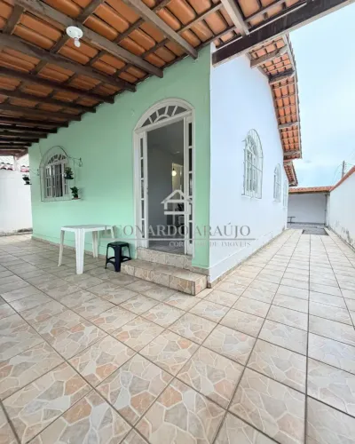 CASA DE ESQUINA COM 02 QUARTOS E ACONCHEGANTES E QUINTAL EM BARCELONA - SERRA ES