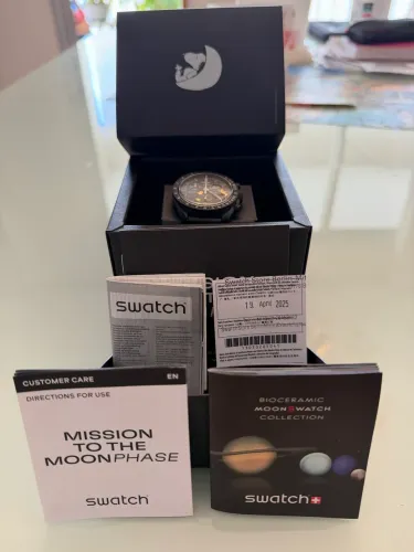Relógio Moonswatch Snoopy sem sinal de uso