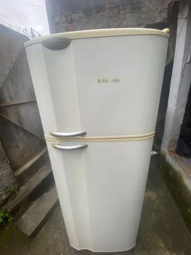 Vendo geladeira Electrolux dúplex de froost