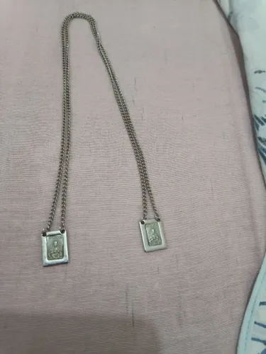 Vendo escapulário de prata