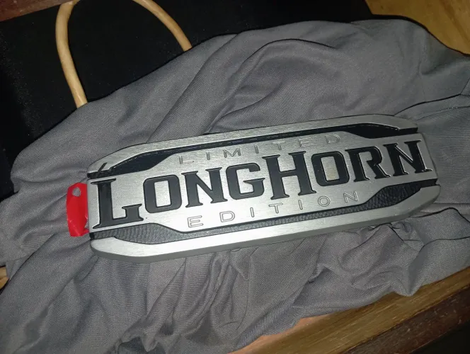 Emblema Tampa Traseira Longhorn Original Dodge Ram 1500 2500