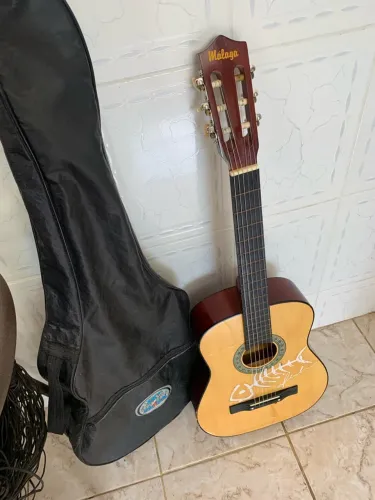 Violão + capa em excelente estado