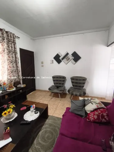 Casa Sobreposta para Venda em São Vicente, Vila Jockei Clube, 2 dormitórios, 1 banheiro