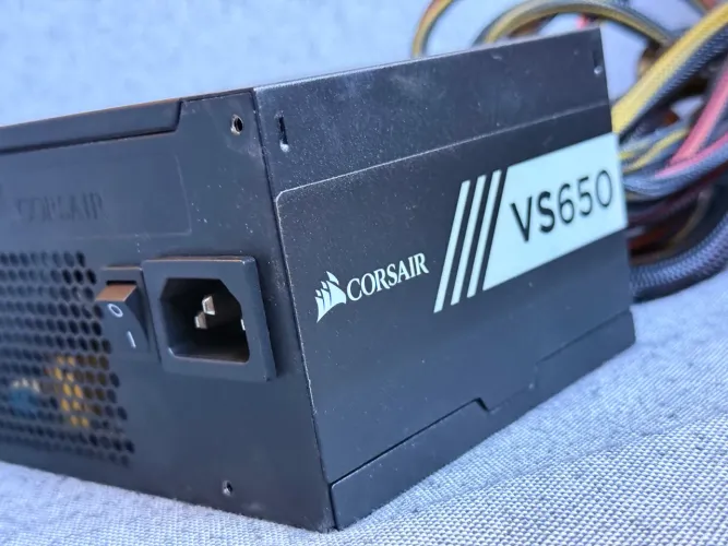 Fonte Corsair VS650w