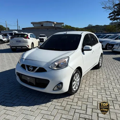 Nissan March 1.0 12V Flex 5P 2015